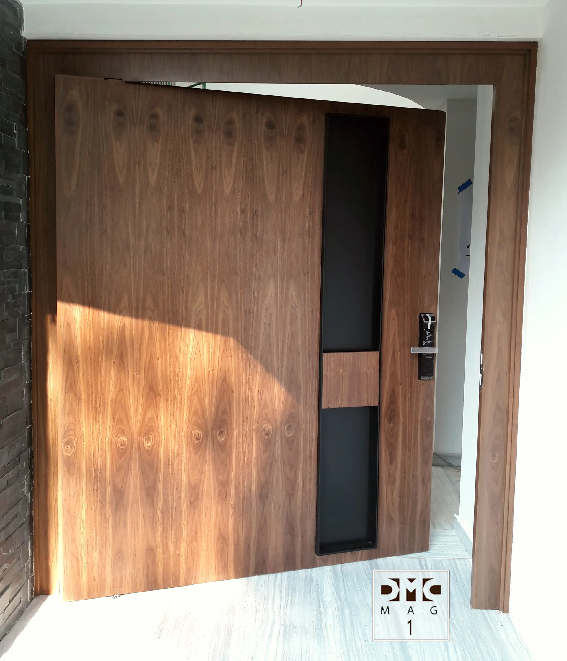 Fabricacion e instalacion de puertas de madera para interiores