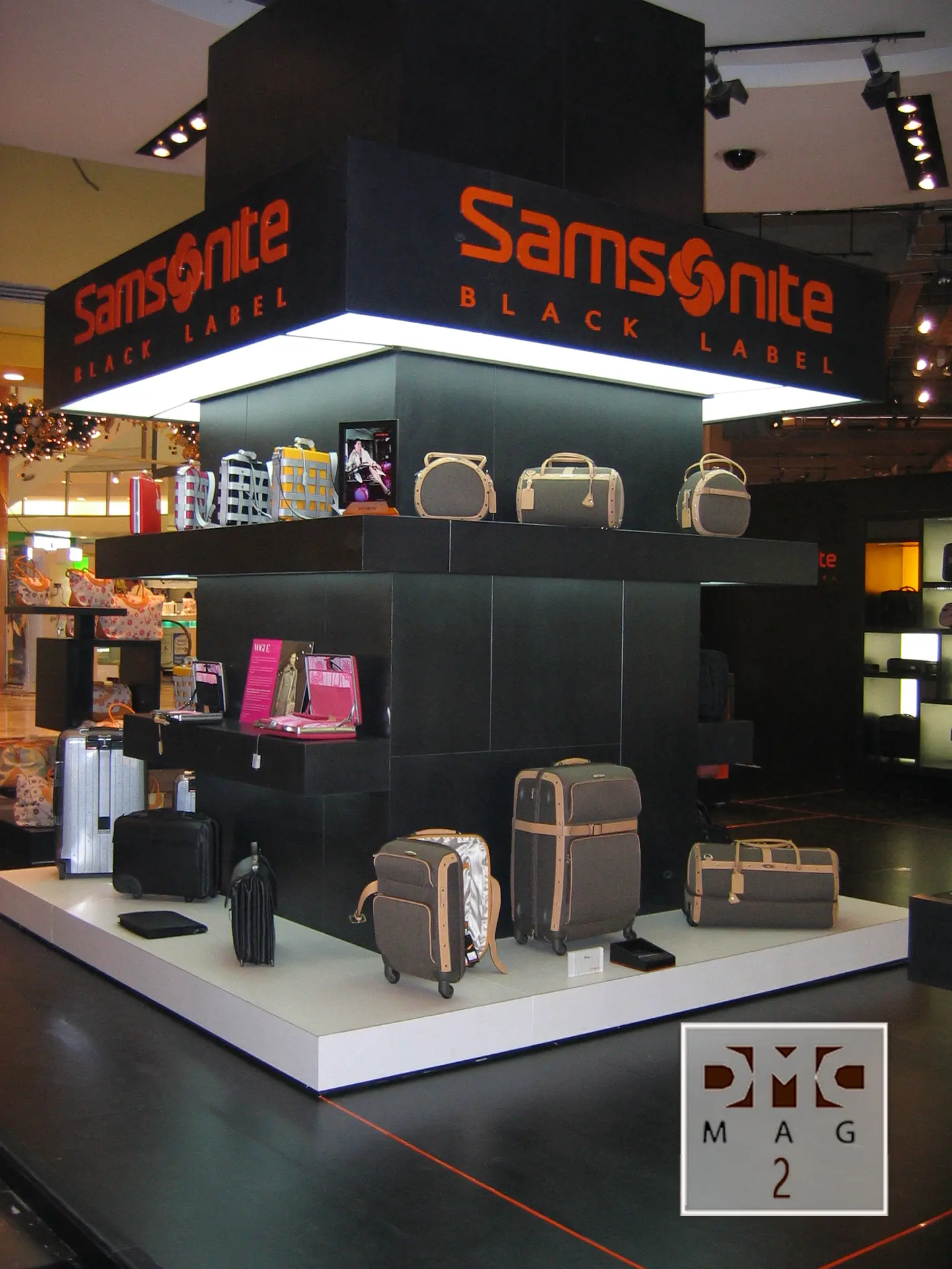 Mobiliario Comercial vitrina cristal